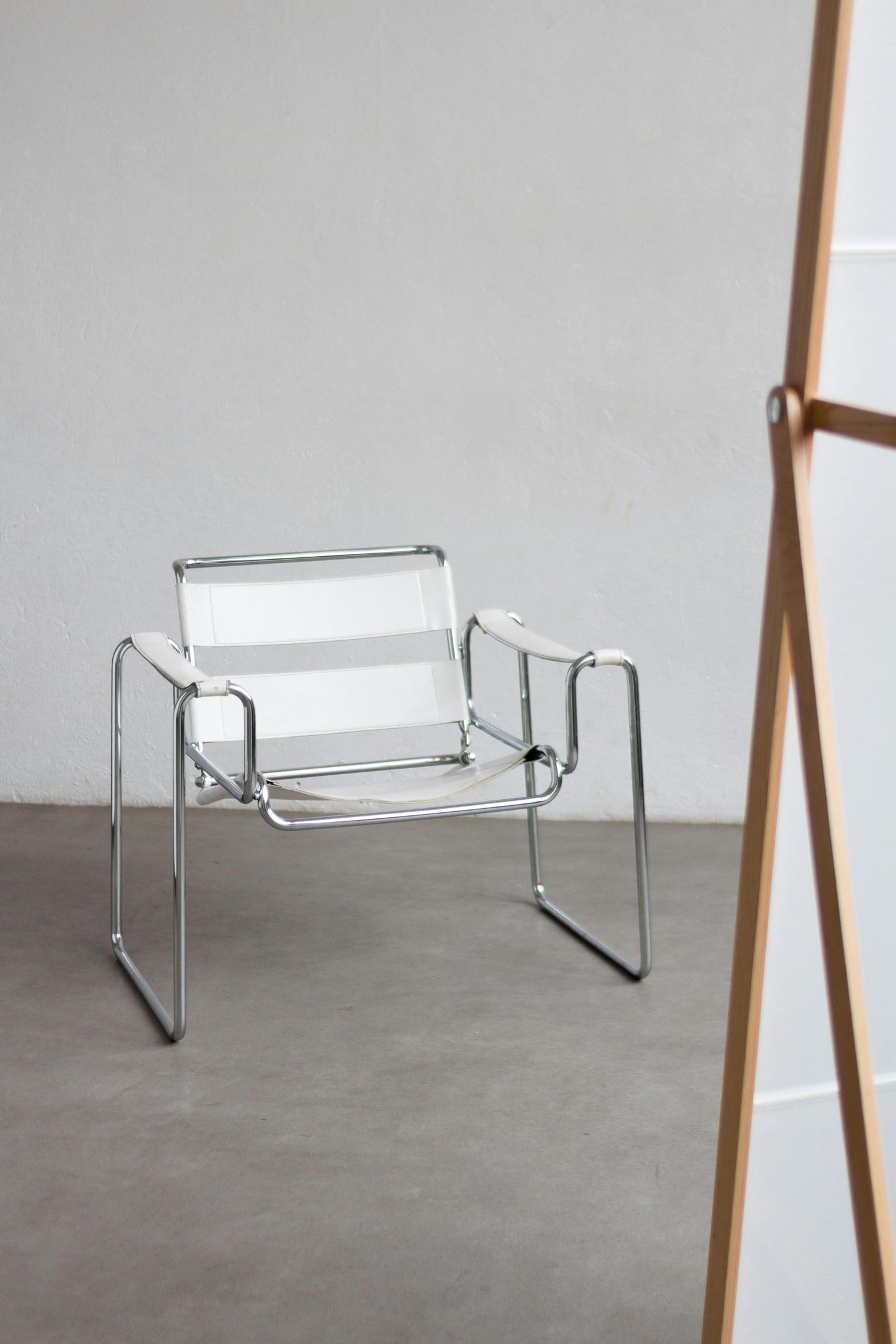 Fåtölj i bauhaus stil